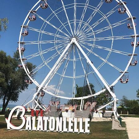 Francoise Szallo Balatonlelle Exterior foto