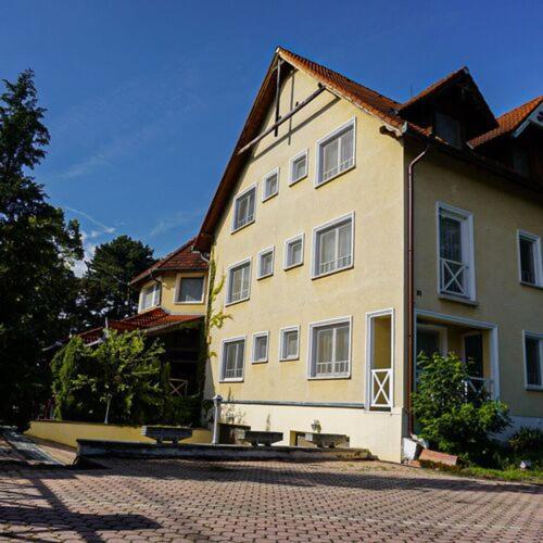 Francoise Szallo Balatonlelle Exterior foto